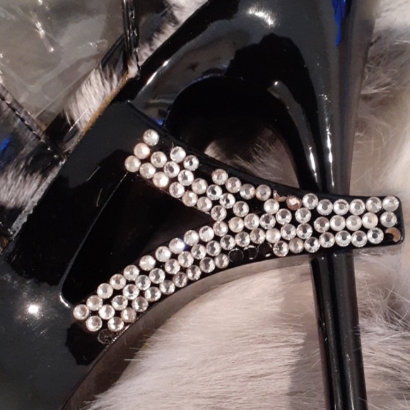 High Heels - Picture 8 of 8